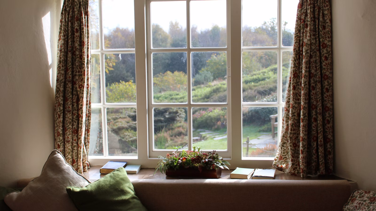 Secondary Glazing vs Replacement Windows: Which Route Suits Your Home?